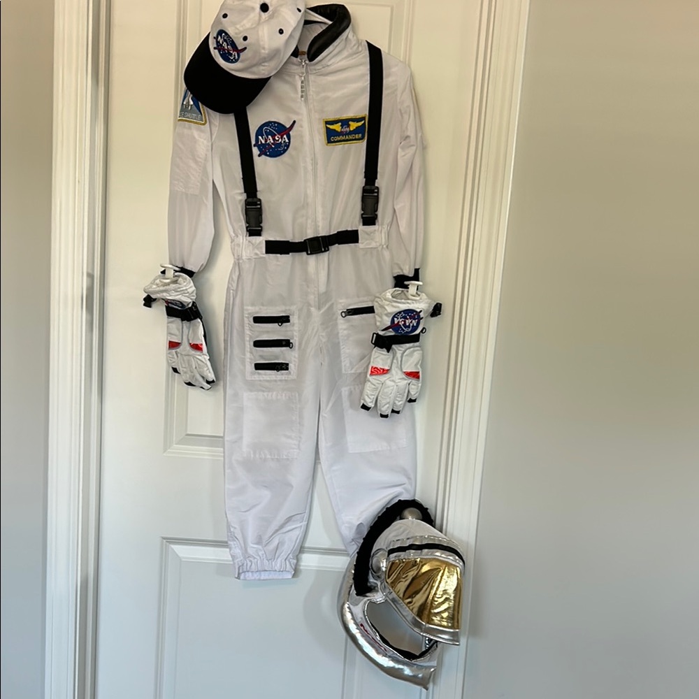 Size 6-8. White and Black Halloween Astronaut Costume.